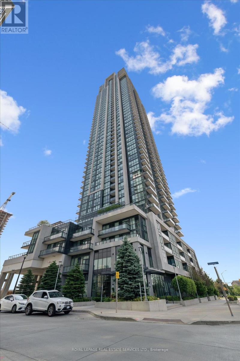 One Bedroom + Den Suite with Direct Lake Views!