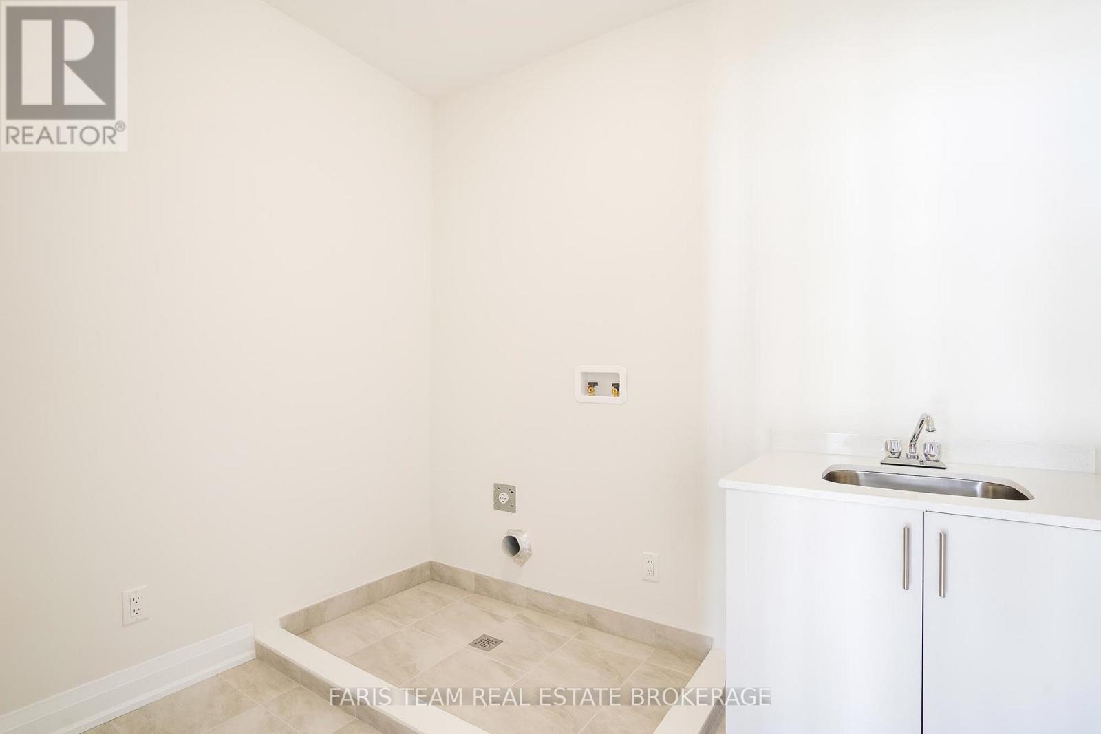 22 ALDWINCKLE AVENUE - 42