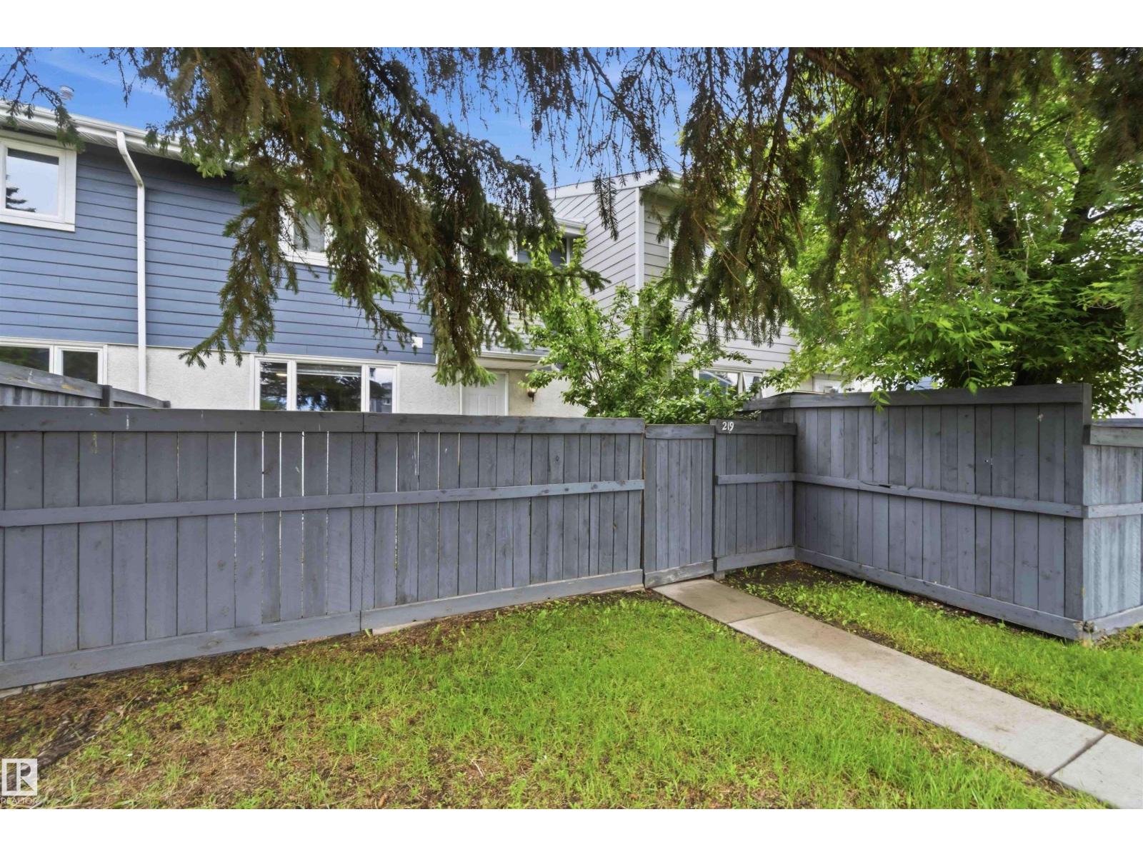 219 Callingwood Tw NW NW - photo 3