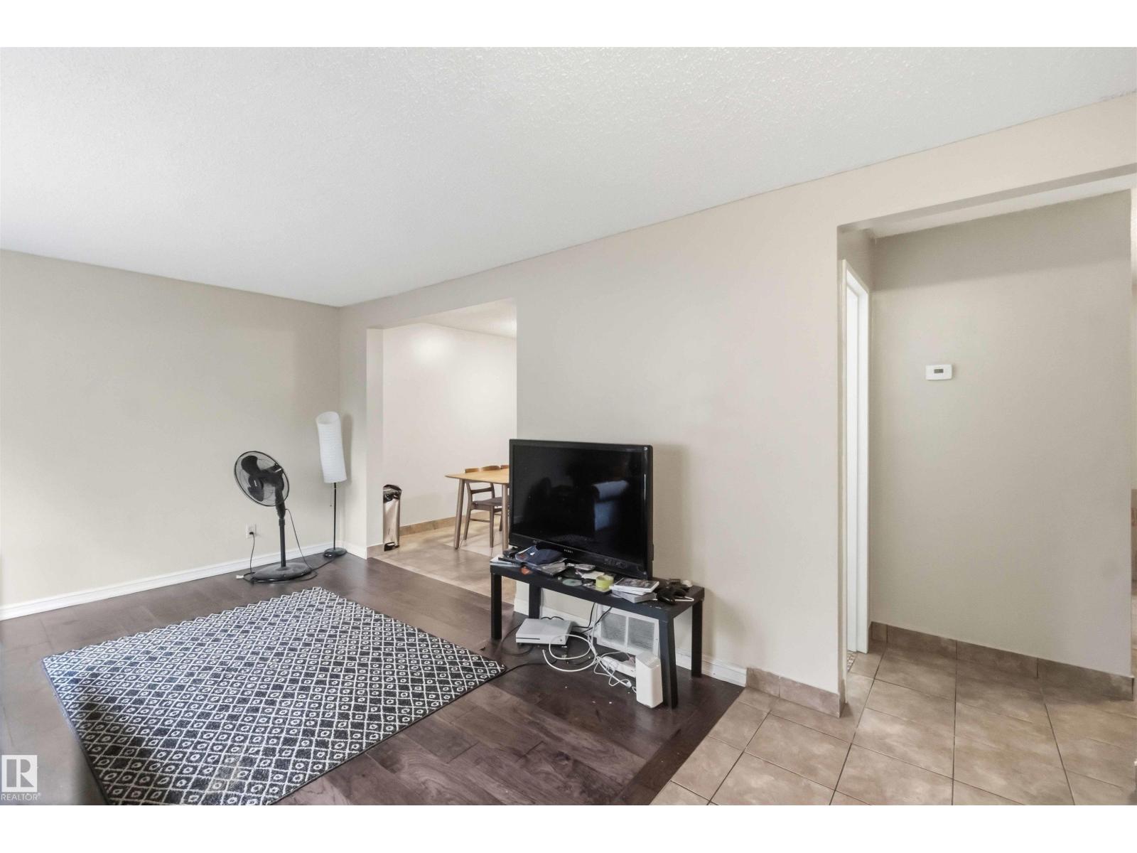 219 Callingwood Tw NW NW - 9