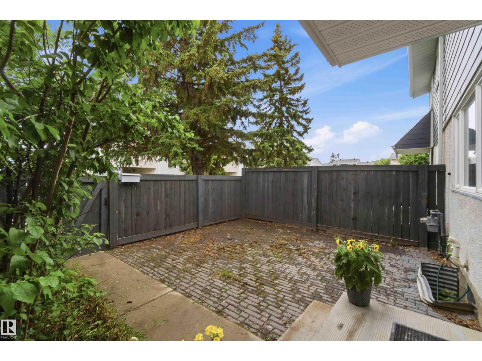 219 Callingwood Tw NW NW - 4