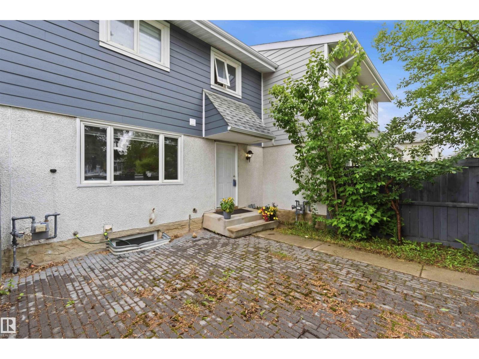 219 Callingwood Tw NW NW - 1