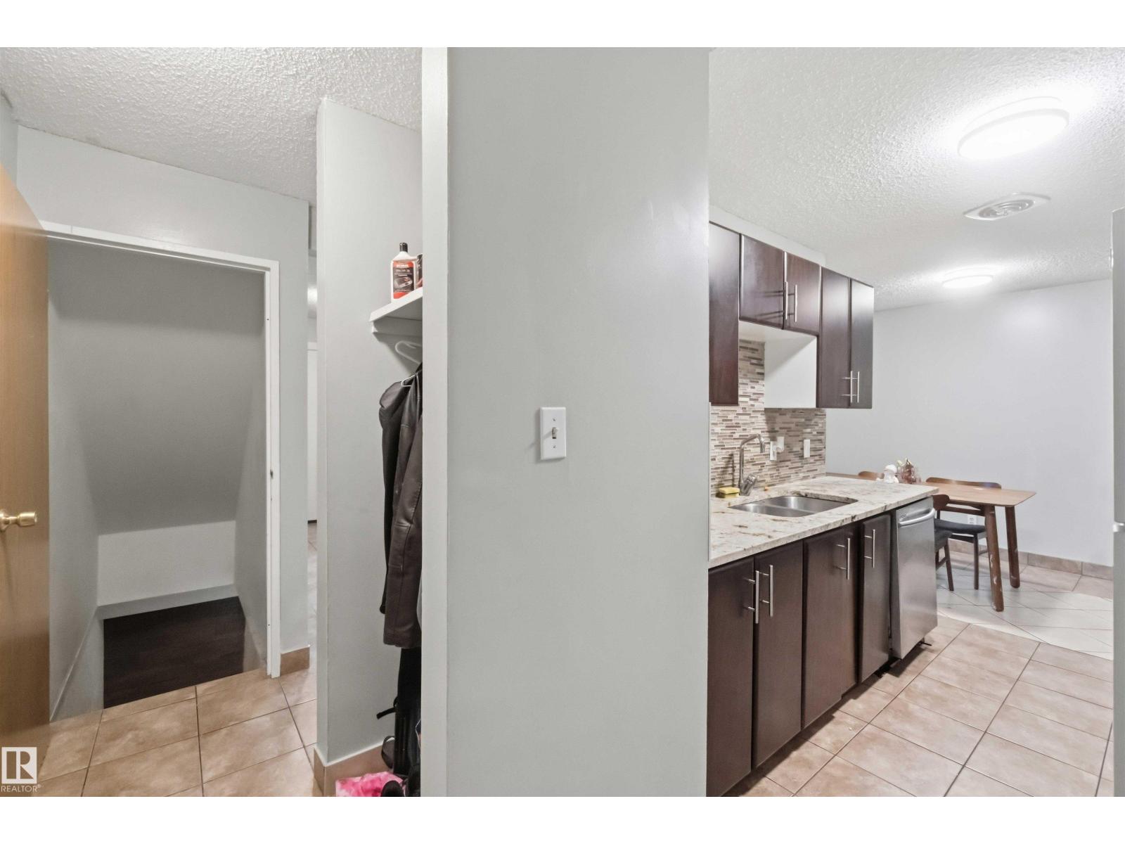 219 Callingwood Tw NW NW - 22