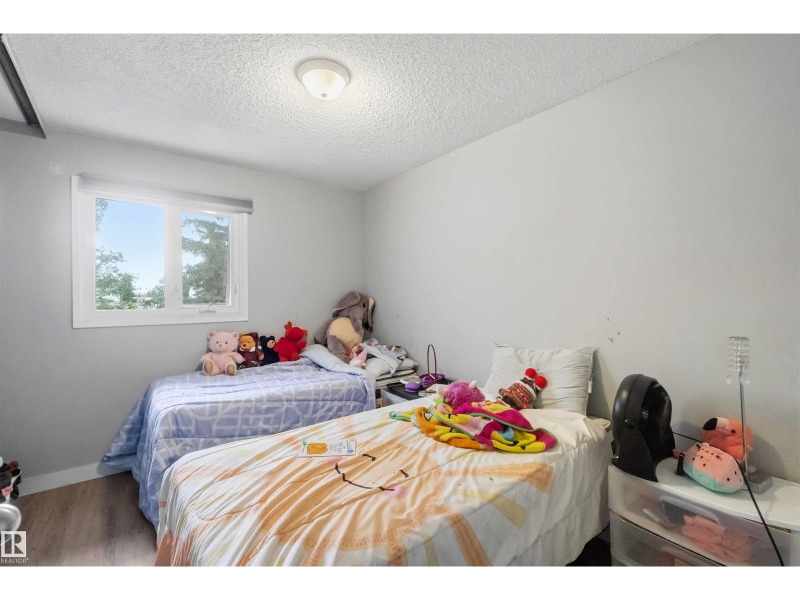 219 Callingwood Tw NW NW - 27