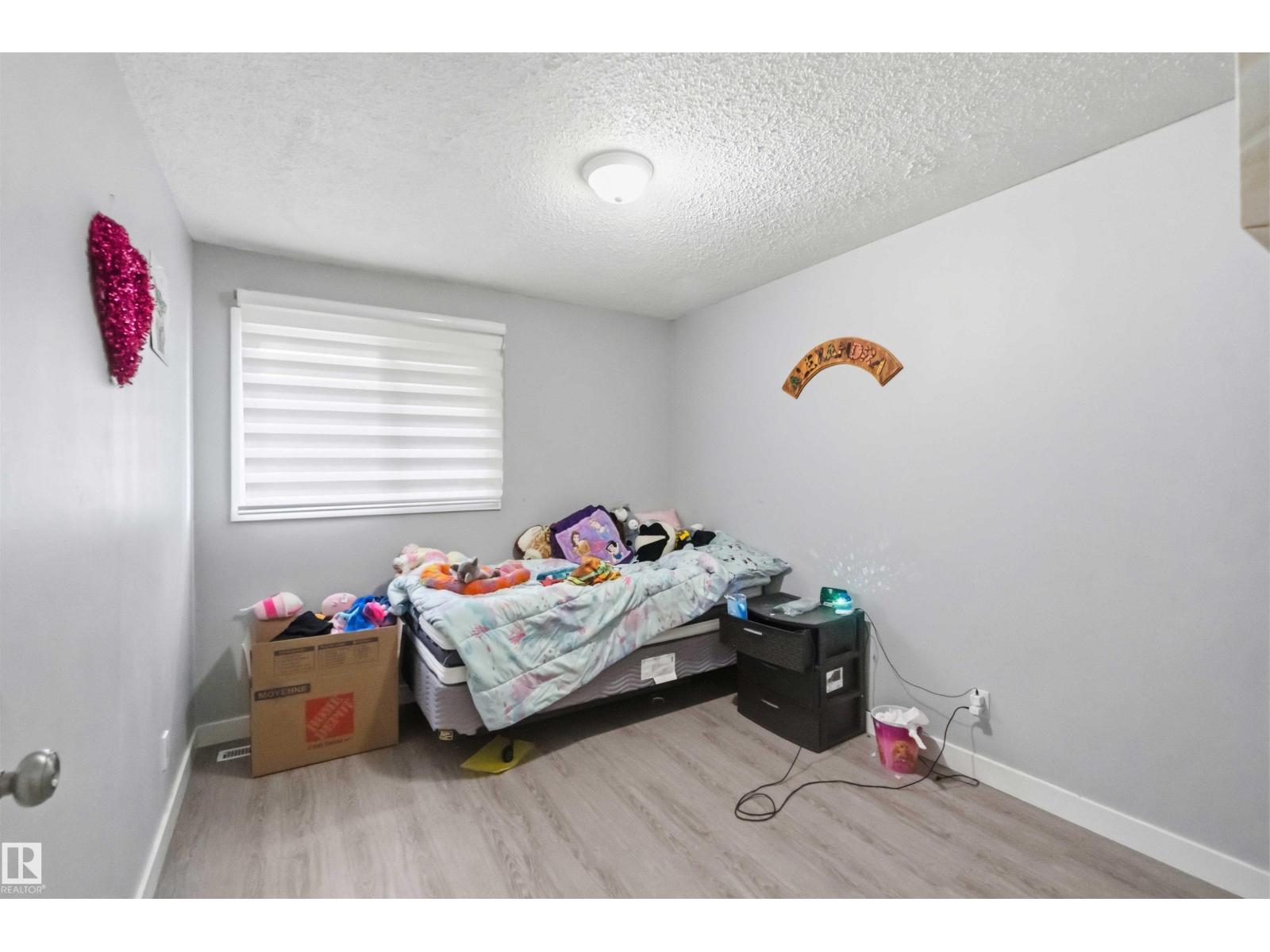 219 Callingwood Tw NW NW - 31