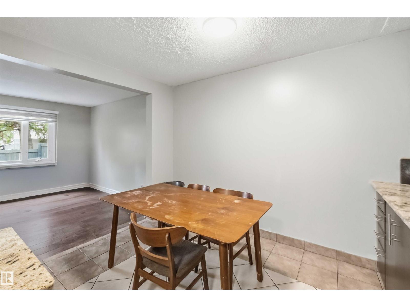 219 Callingwood Tw NW NW - 51