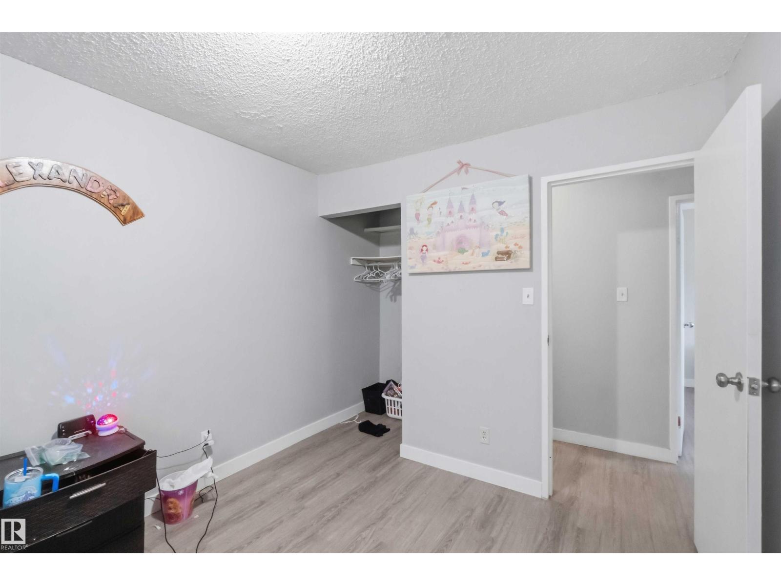 219 Callingwood Tw NW NW - 32