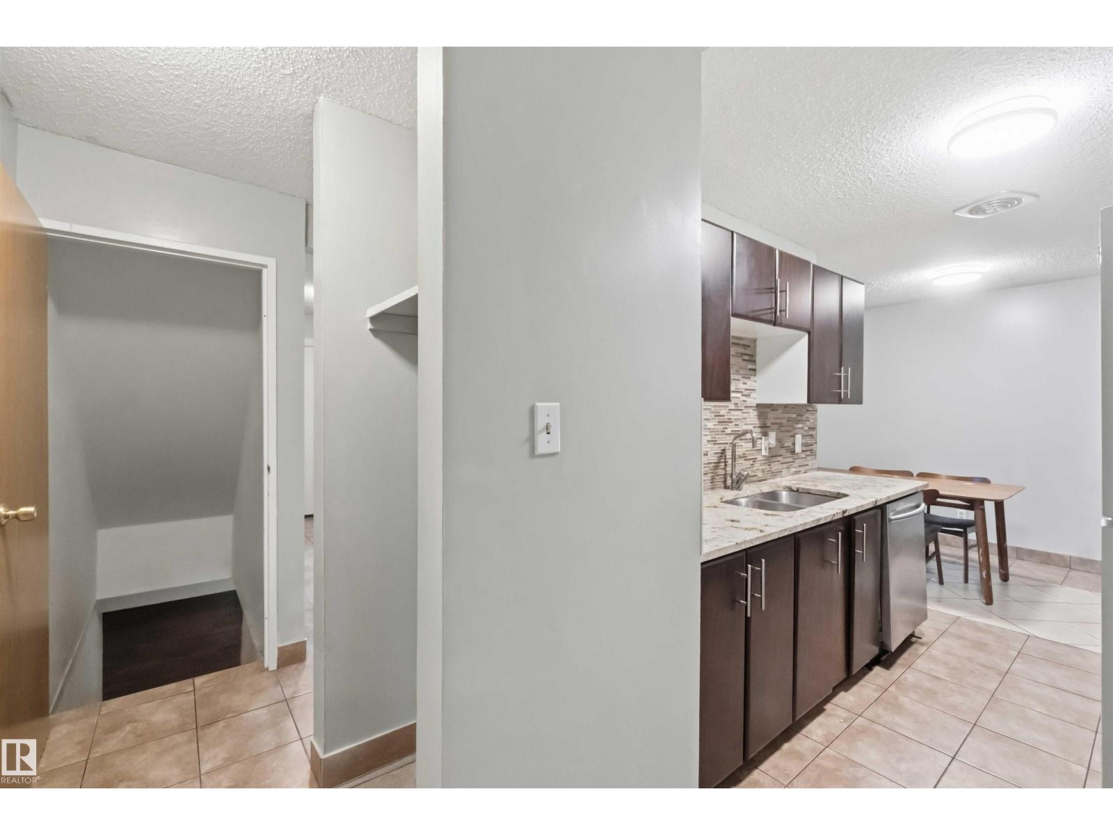 219 Callingwood Tw NW NW - 56