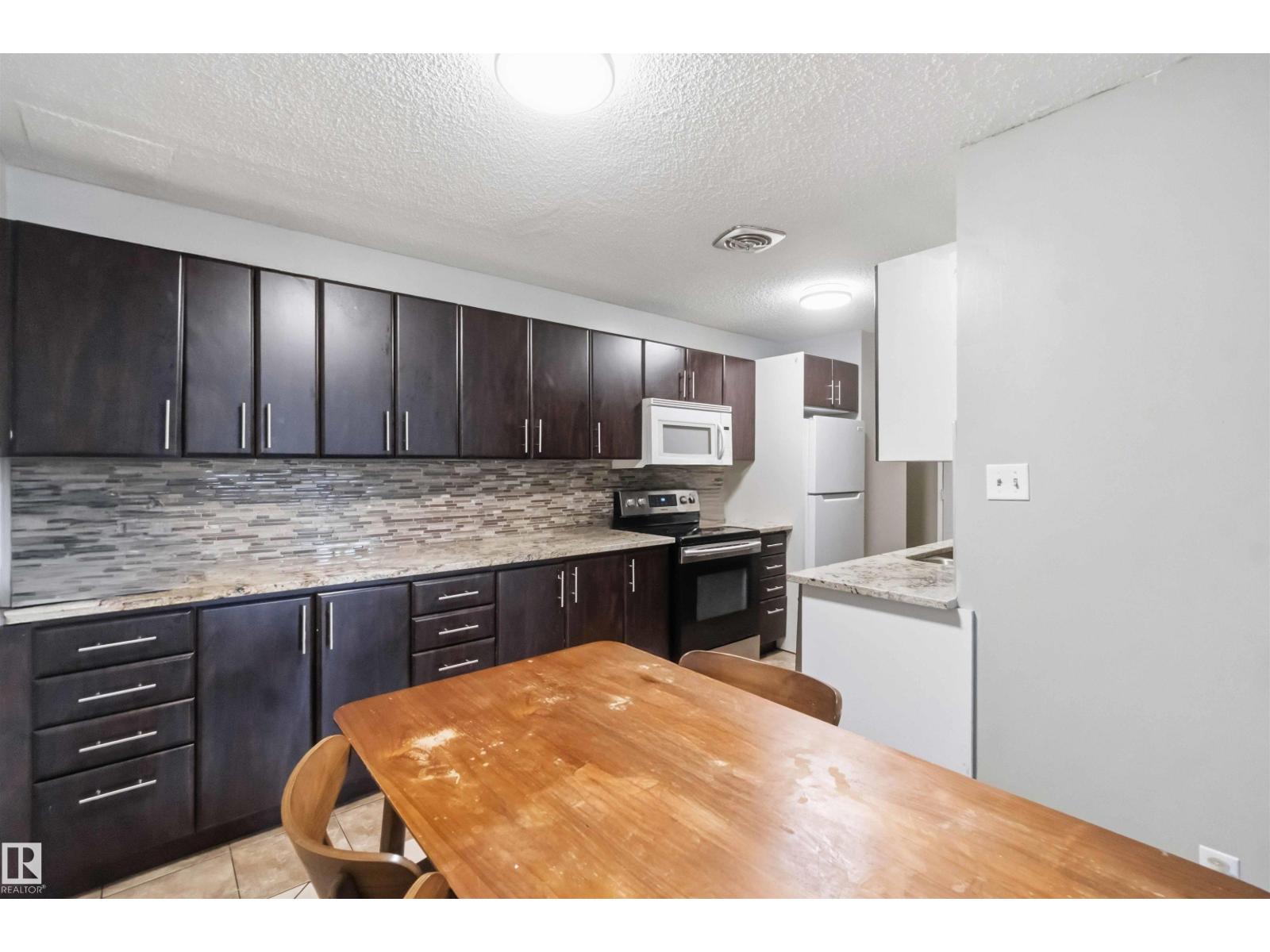 219 Callingwood Tw NW NW - 49