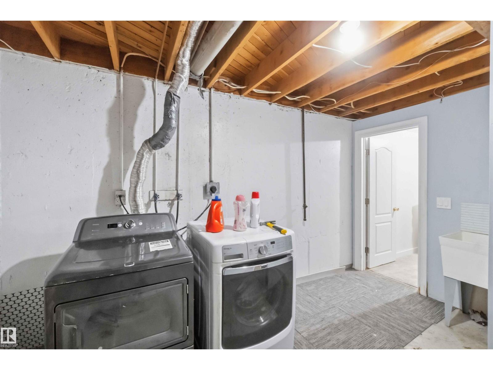219 Callingwood Tw NW NW - 41