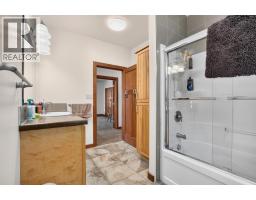 1851 Johnsons Landing Road, Johnsons Landing, BC V0G1B0 Photo 29