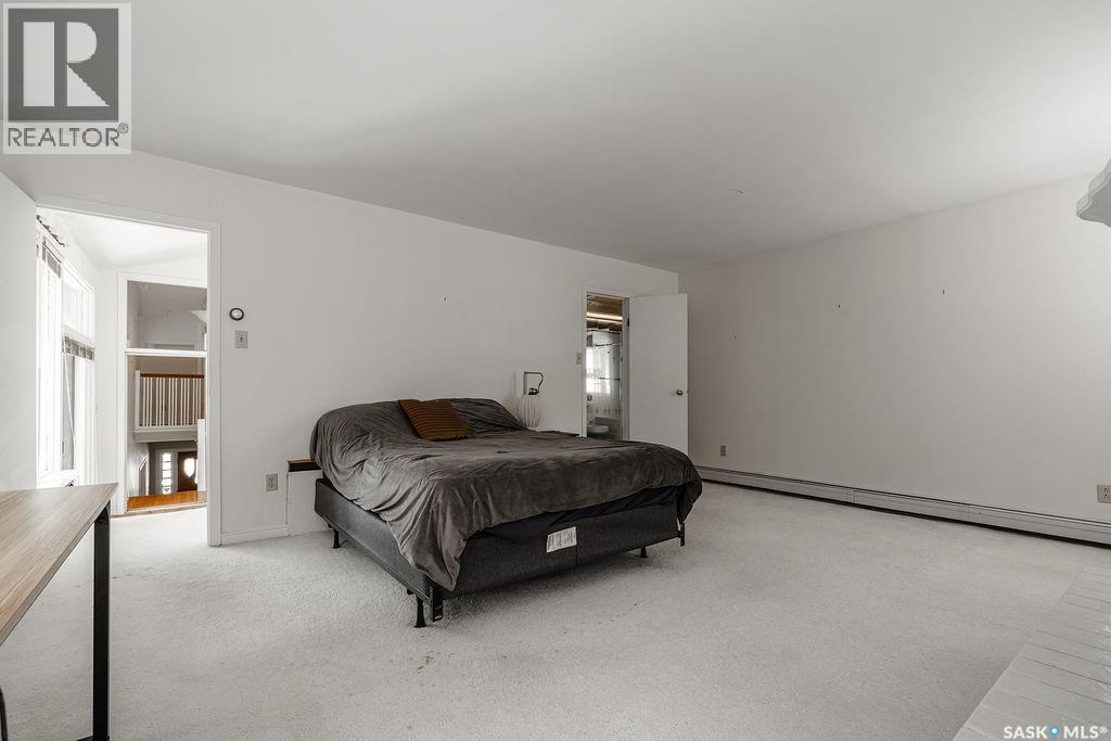 1004 University DRIVE - 22