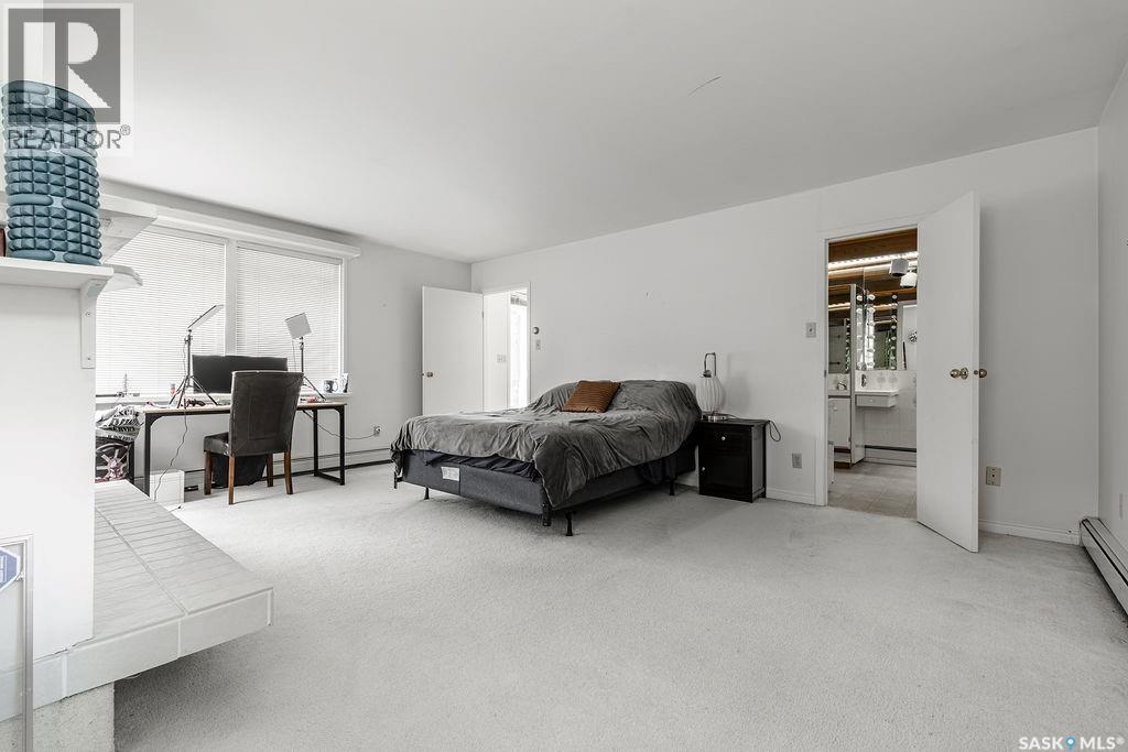 1004 University DRIVE - 23