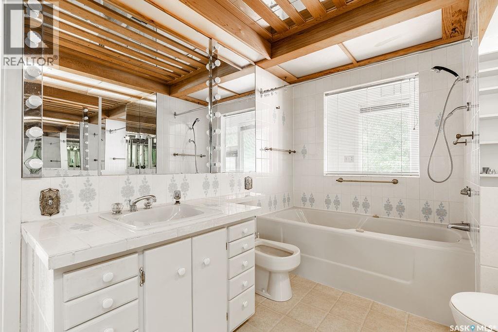 1004 University DRIVE - 25