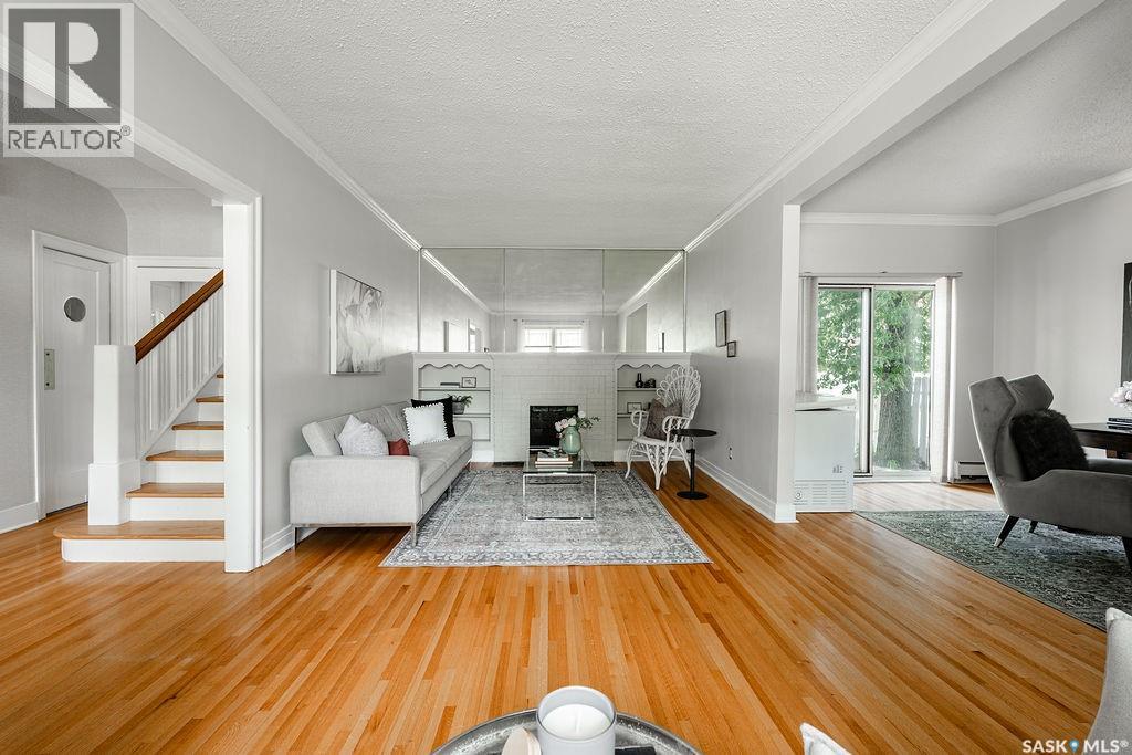 1004 University DRIVE - 4