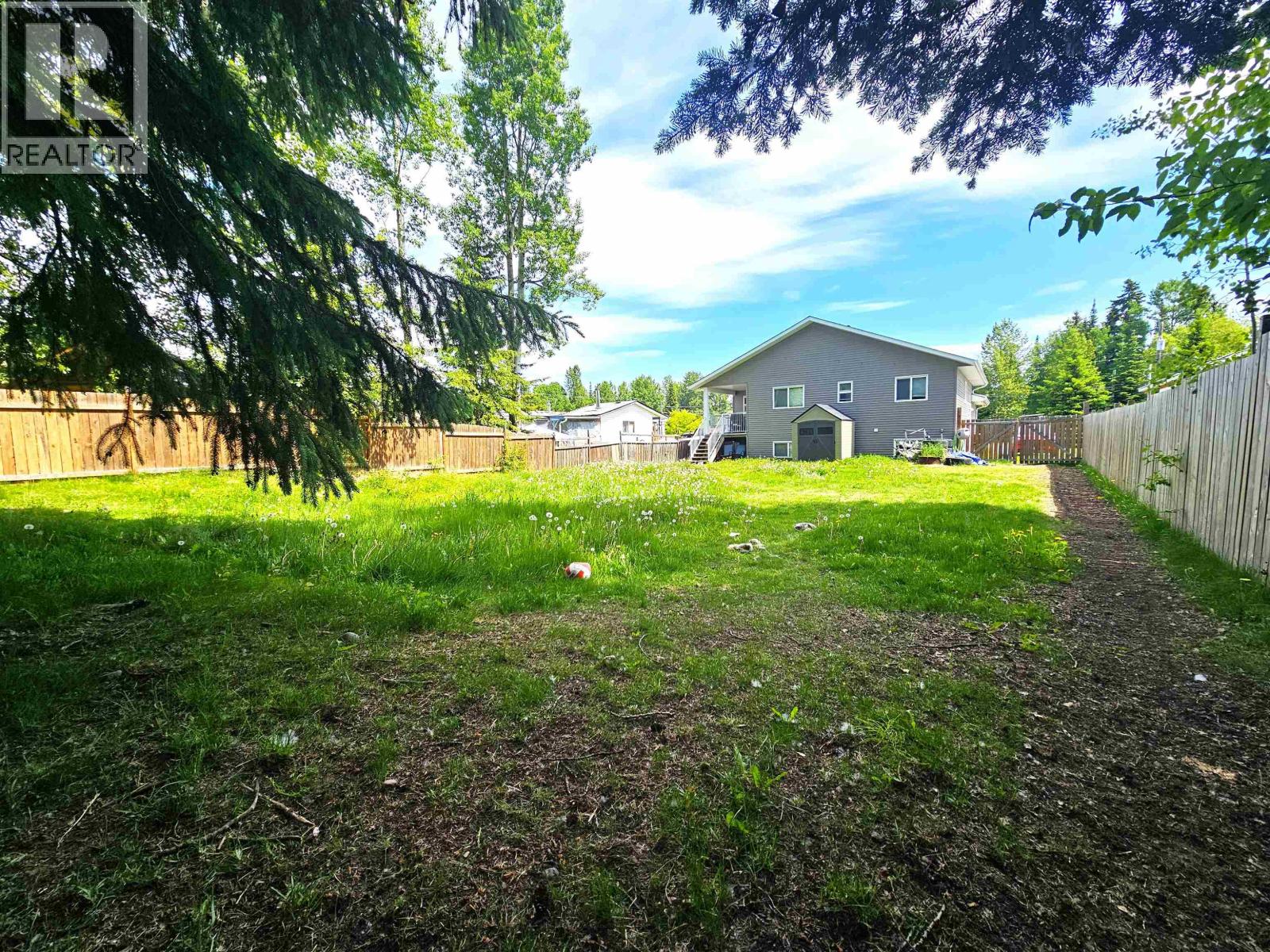 Photo 10 of 39 — 4037 ESTAVILLA DRIVE · Prince George, BC