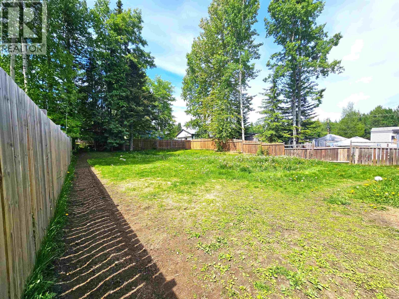 Photo 11 of 39 — 4037 ESTAVILLA DRIVE · Prince George, BC