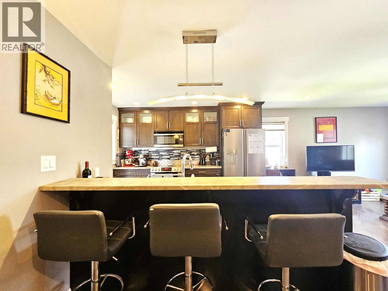 Photo 18 of 39 — 4037 ESTAVILLA DRIVE · Prince George, BC