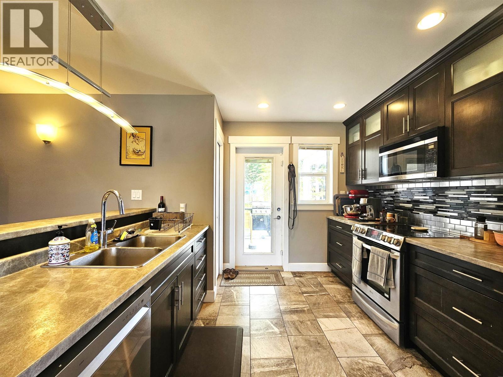 Photo 20 of 39 — 4037 ESTAVILLA DRIVE · Prince George, BC