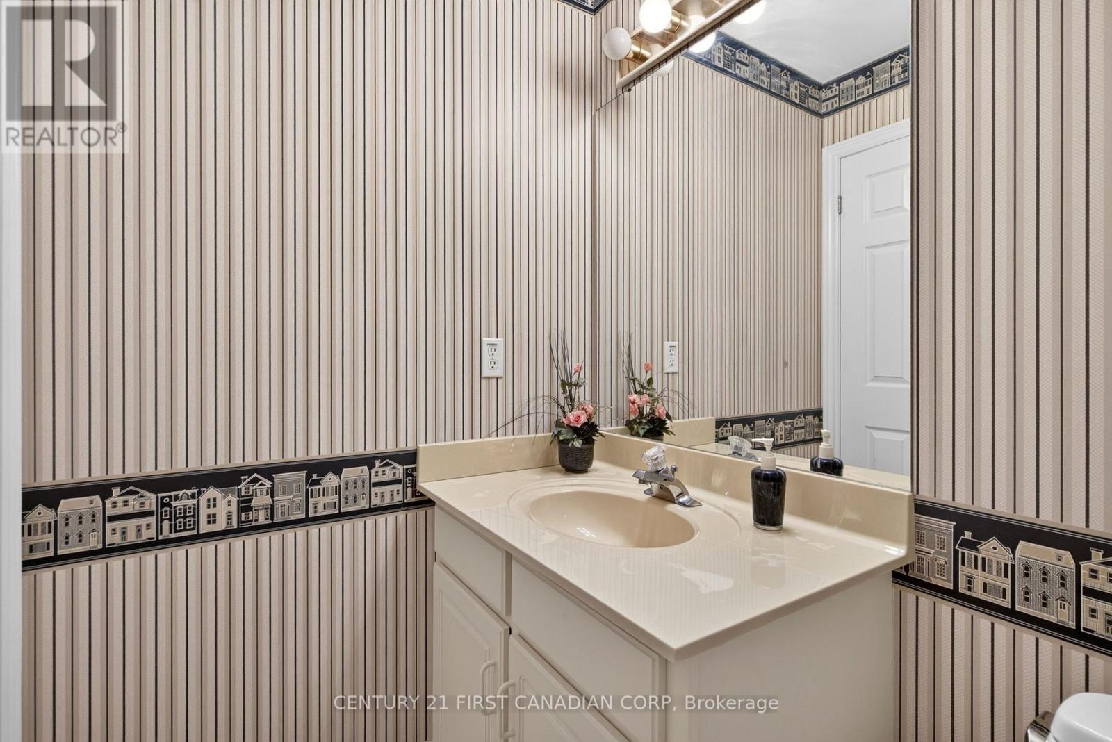 1 SPORTS FIELD CRESCENT - 14
