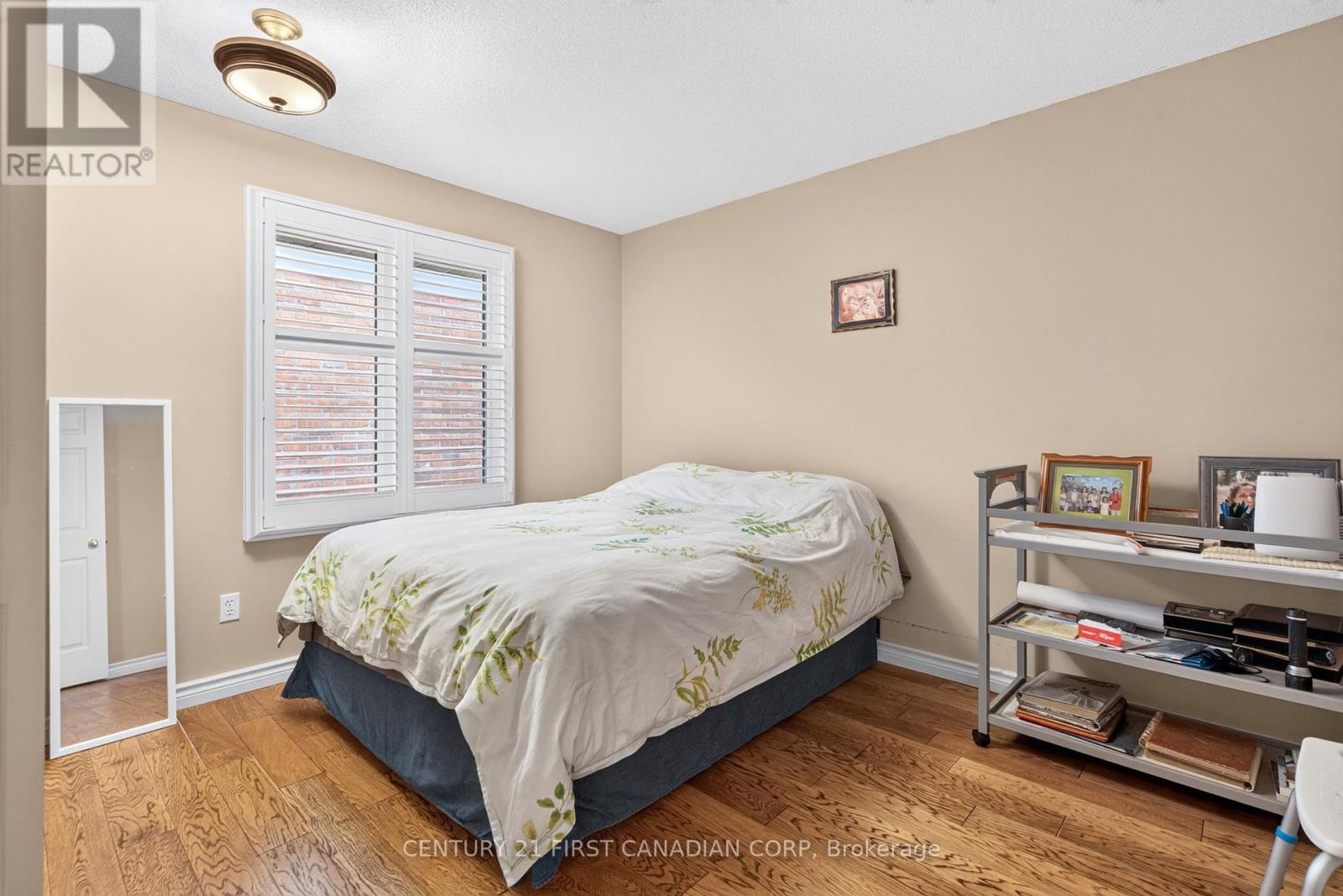 1 SPORTS FIELD CRESCENT - 19