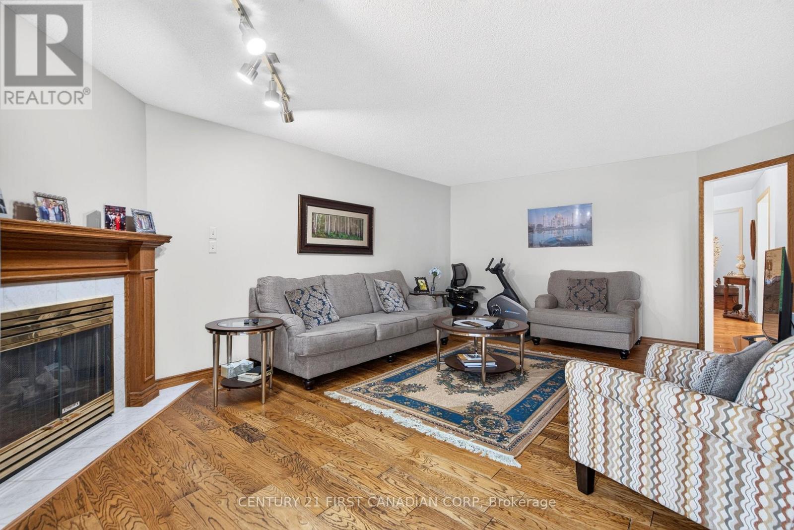 1 SPORTS FIELD CRESCENT - 29