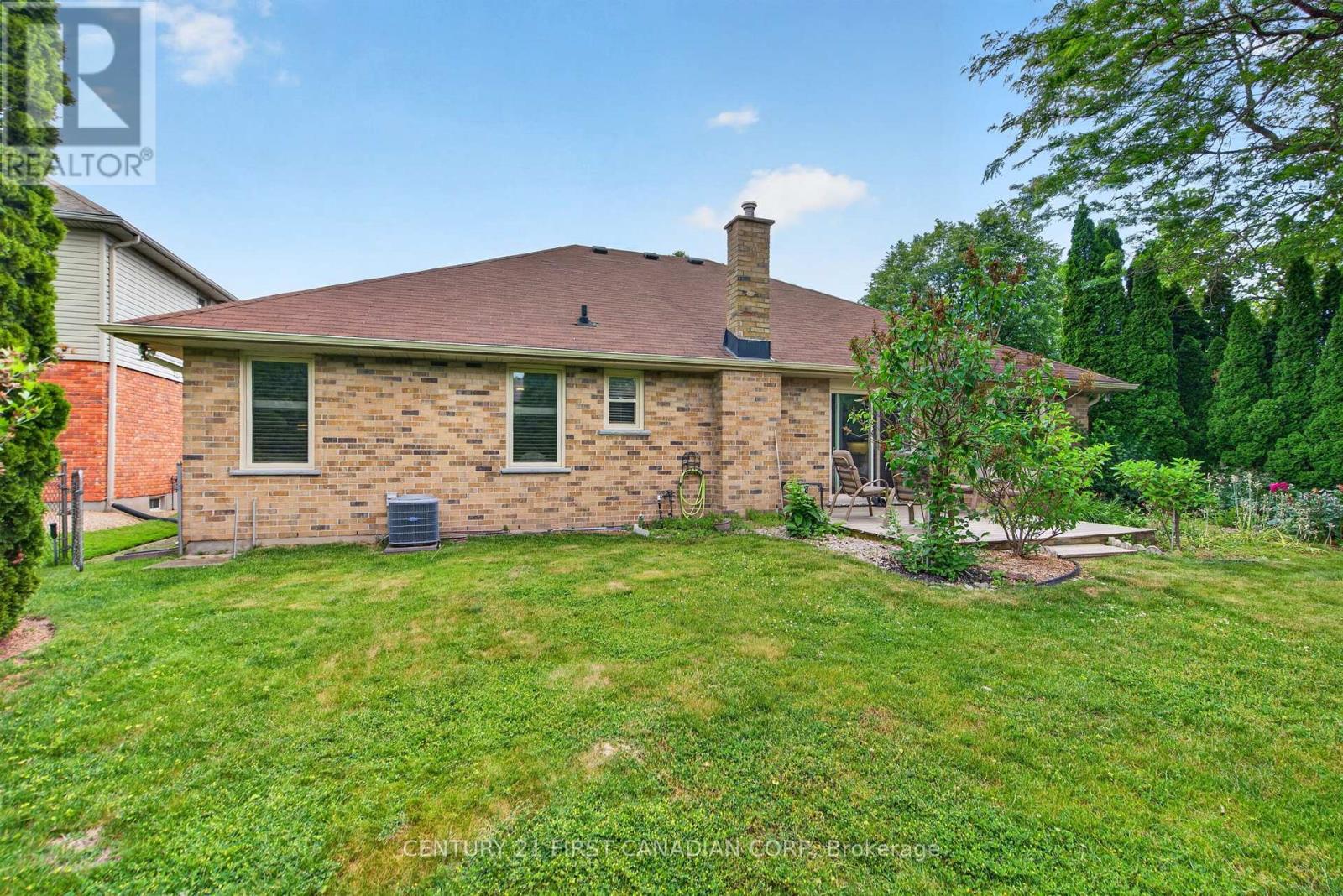 1 SPORTS FIELD CRESCENT - 40