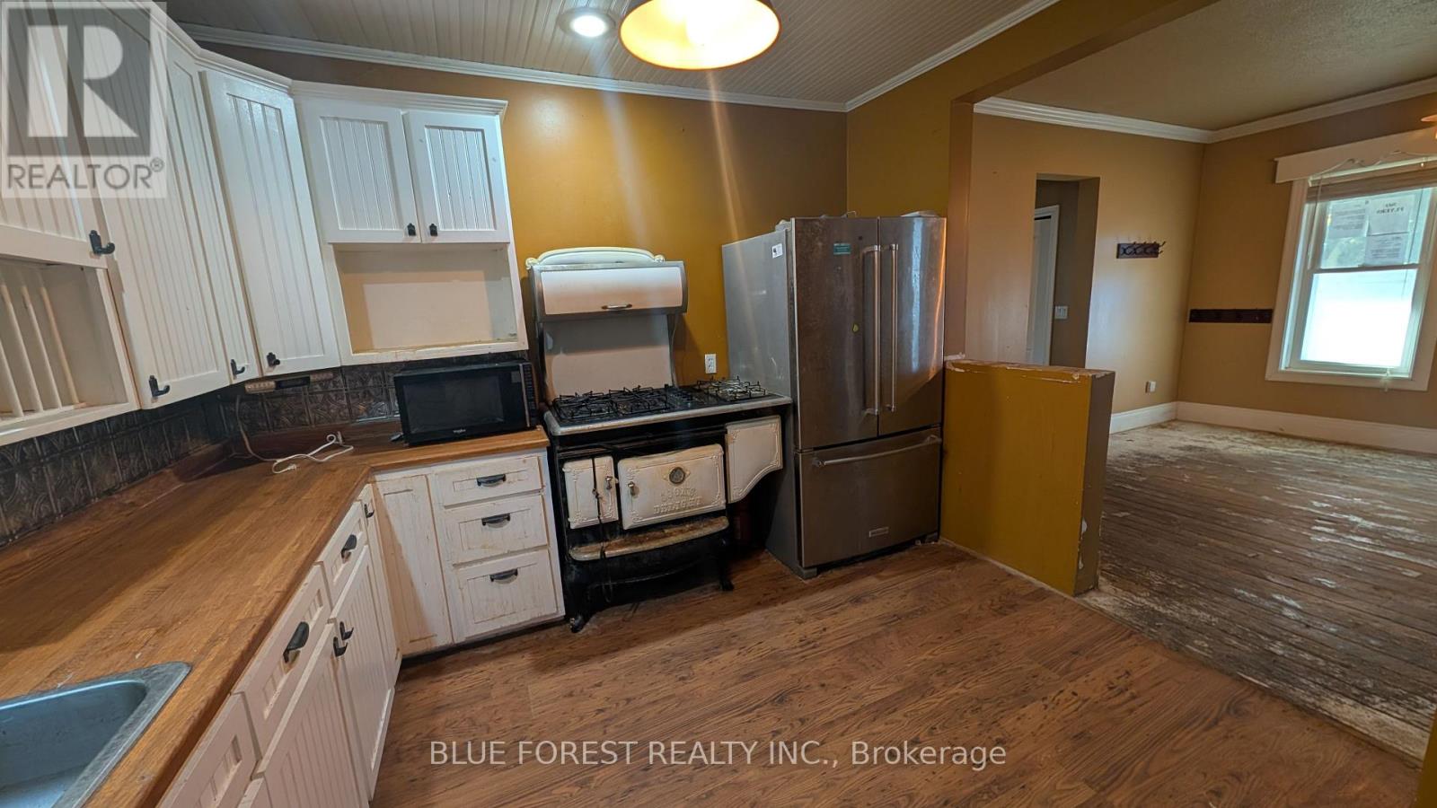 662 FRANCES STREET - 7