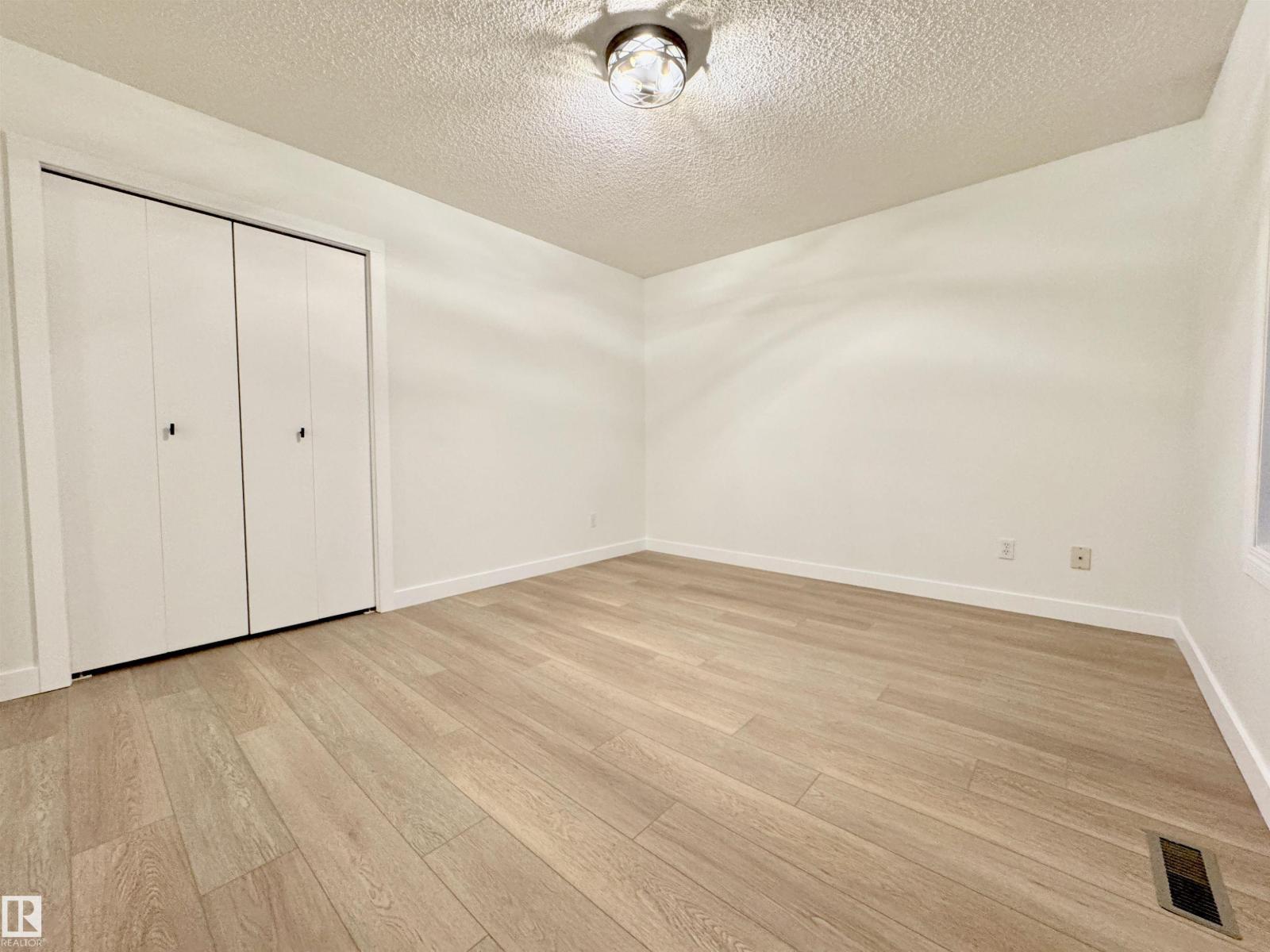 8118 27 AV NW - 31