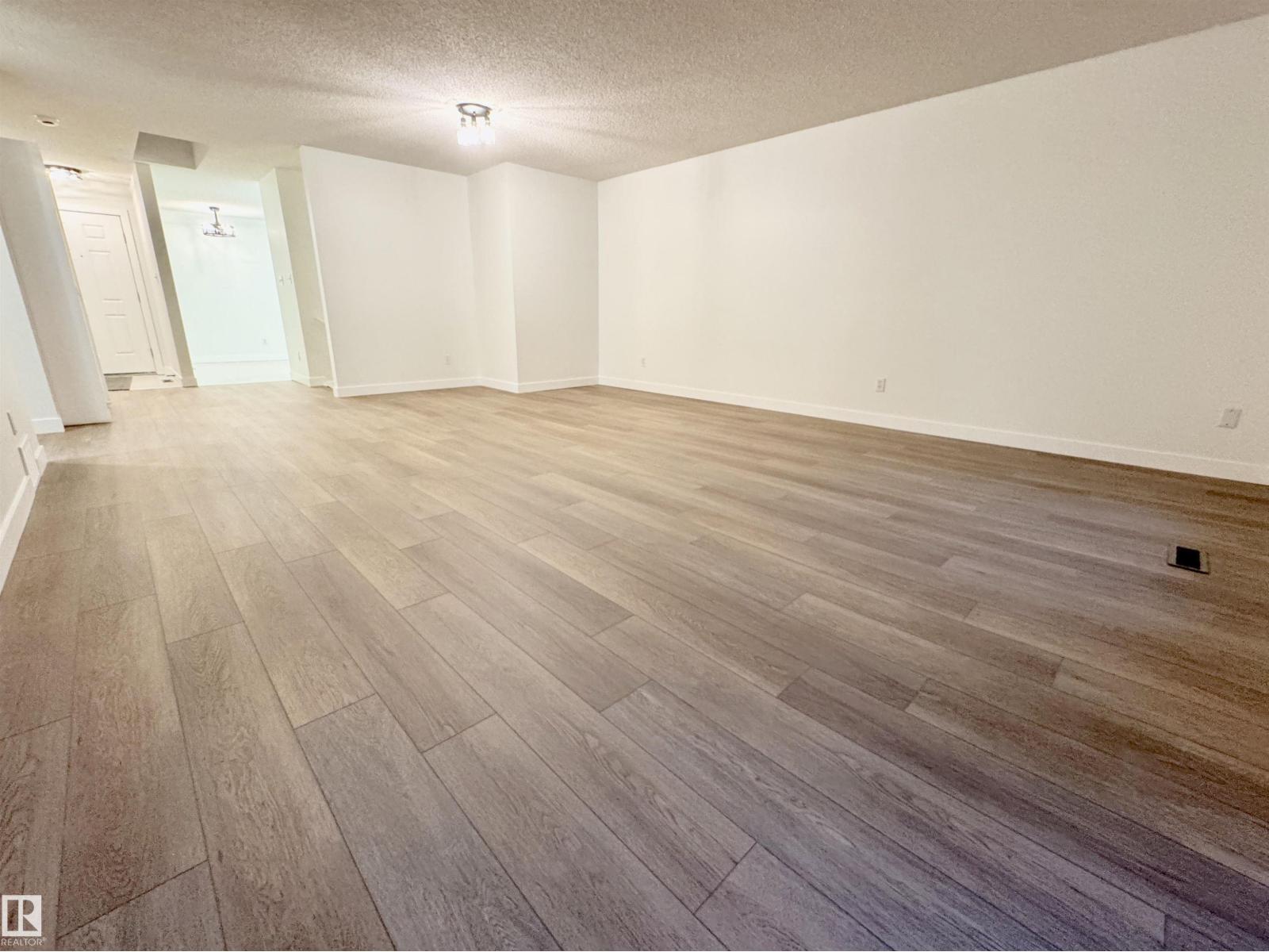 8118 27 AV NW - 17