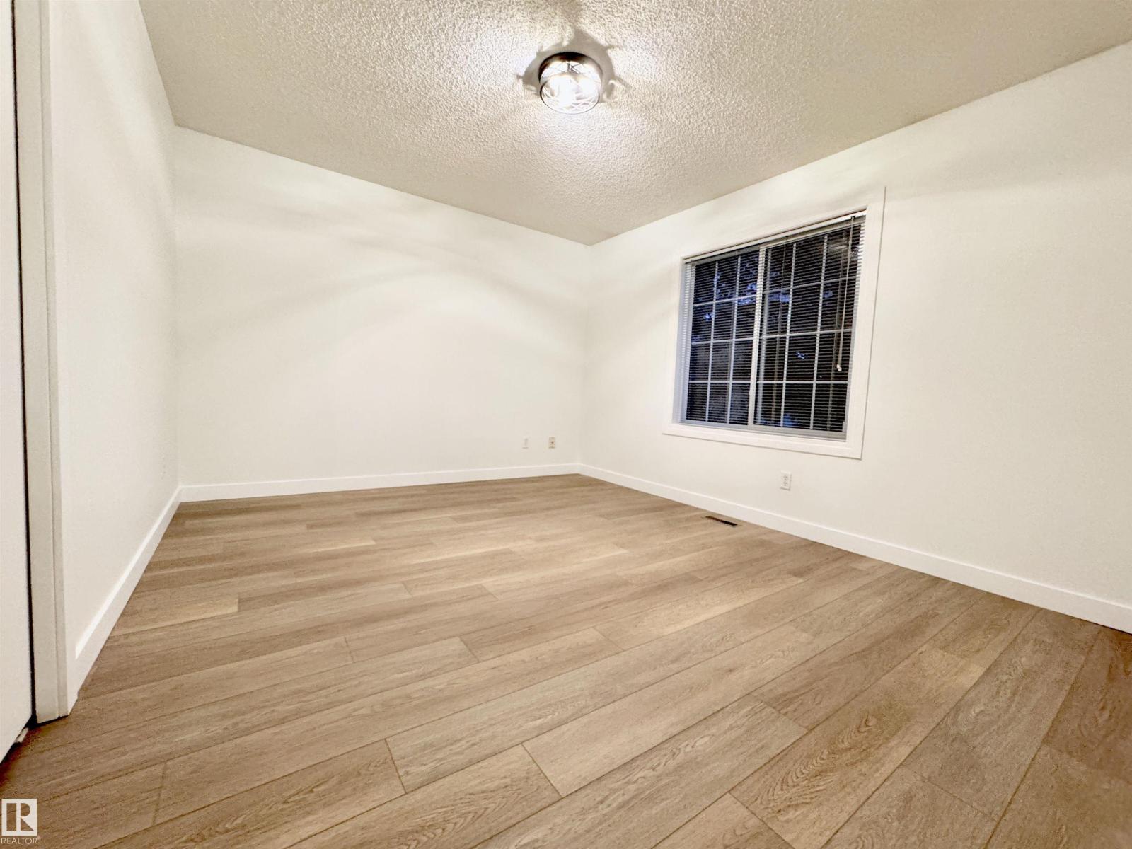 8118 27 AV NW - 30