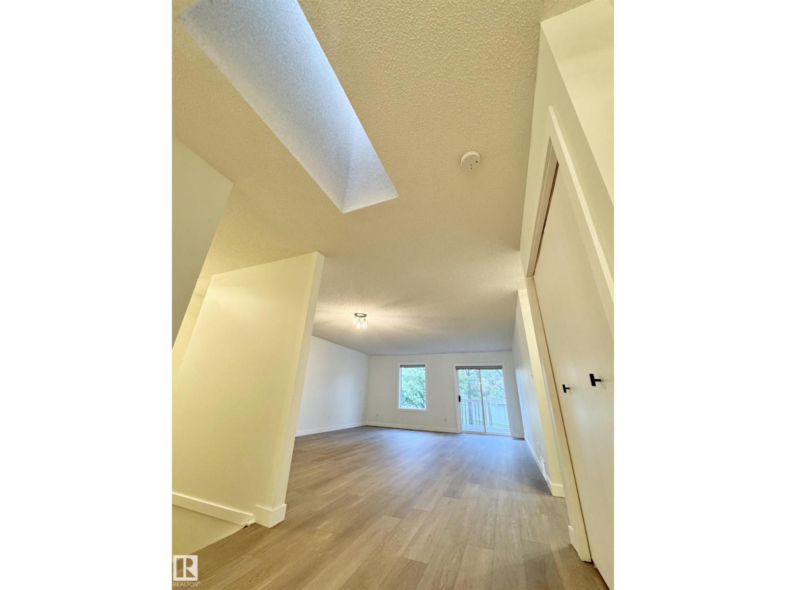 8118 27 AV NW - 14
