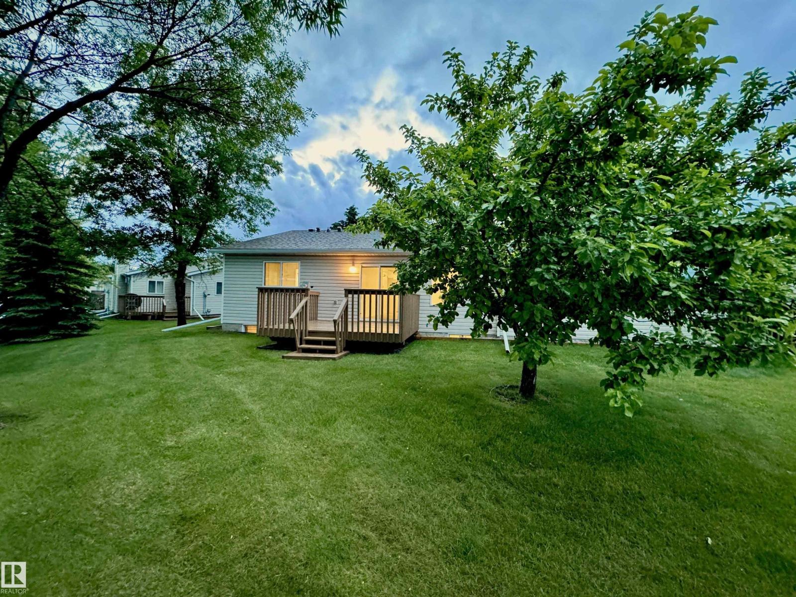 8118 27 AV NW - 2