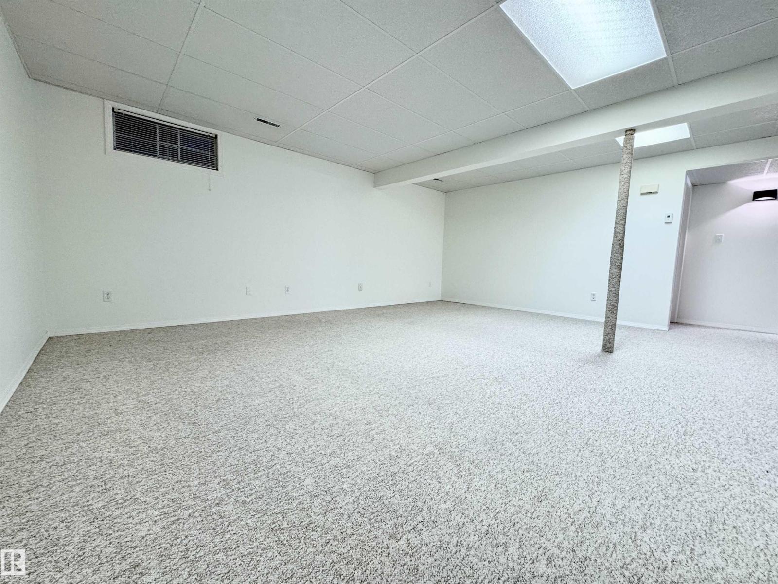 8118 27 AV NW - 42
