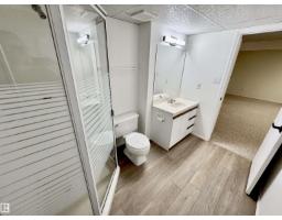8118 27 Av Nw, Edmonton, AB T6K4C9 Photo 52