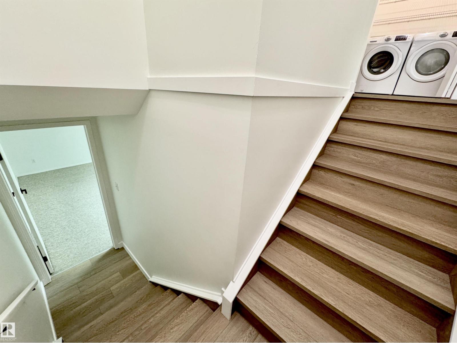 8118 27 AV NW - 41