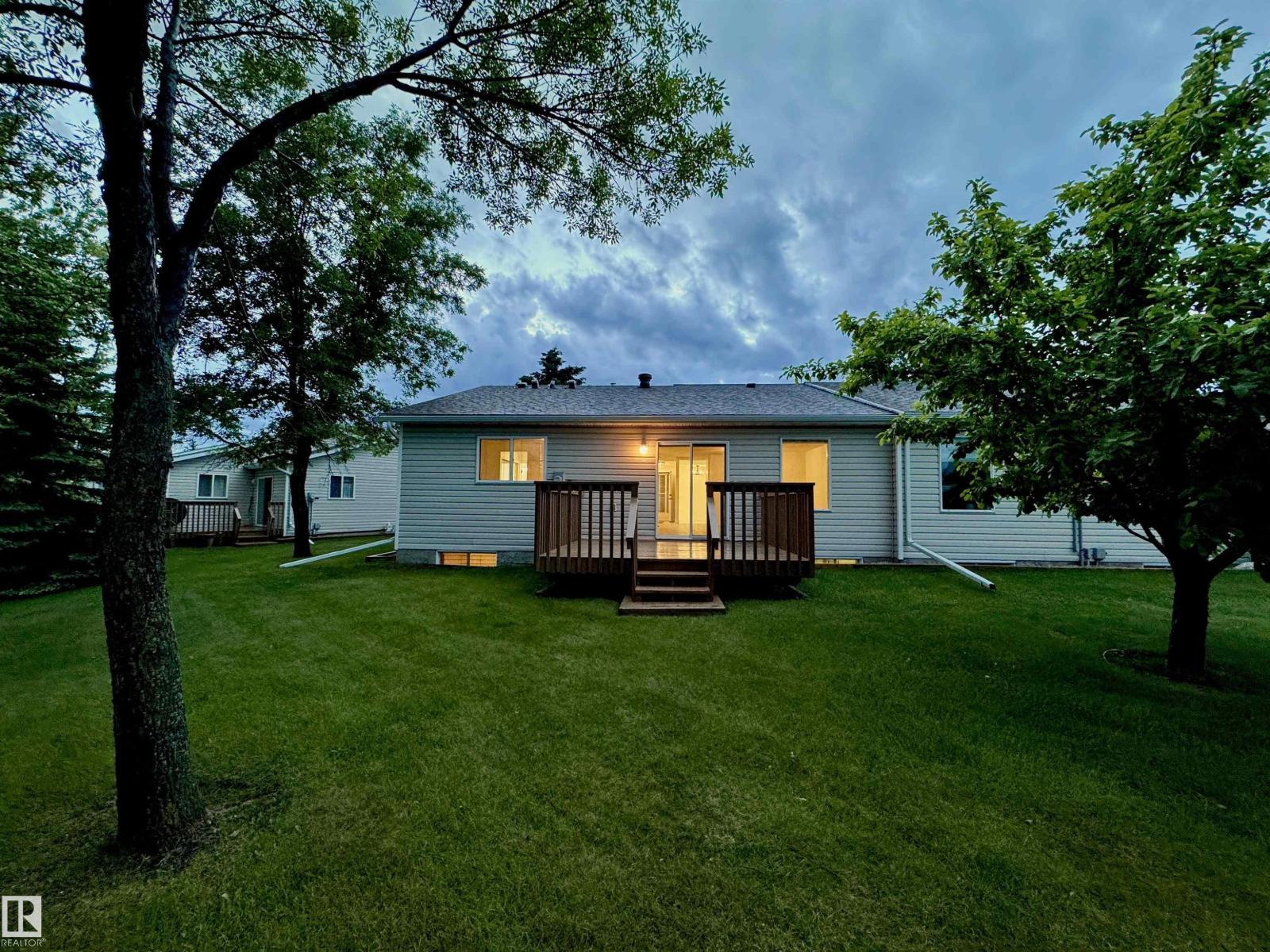 8118 27 AV NW - 3