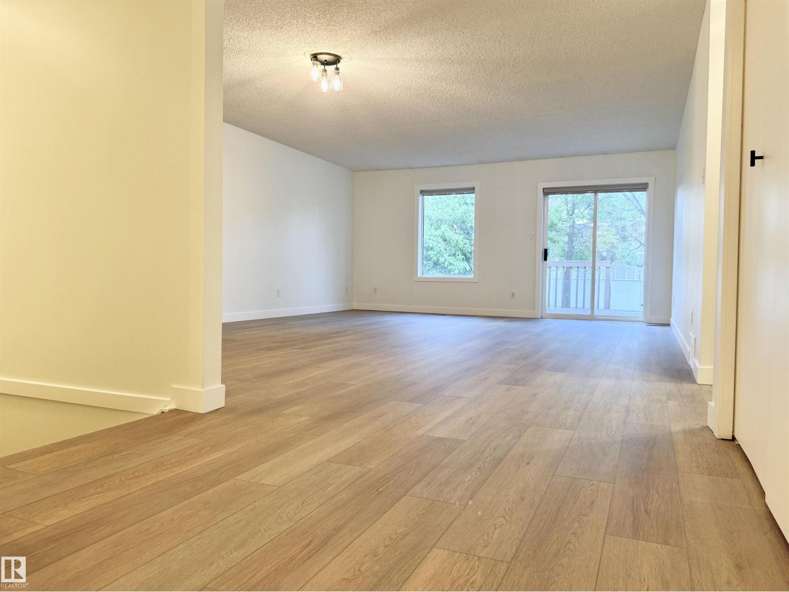 8118 27 AV NW - 15