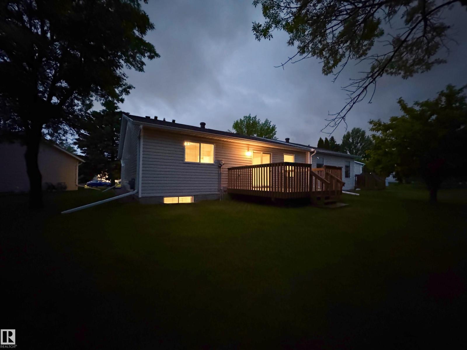 8118 27 AV NW - 57