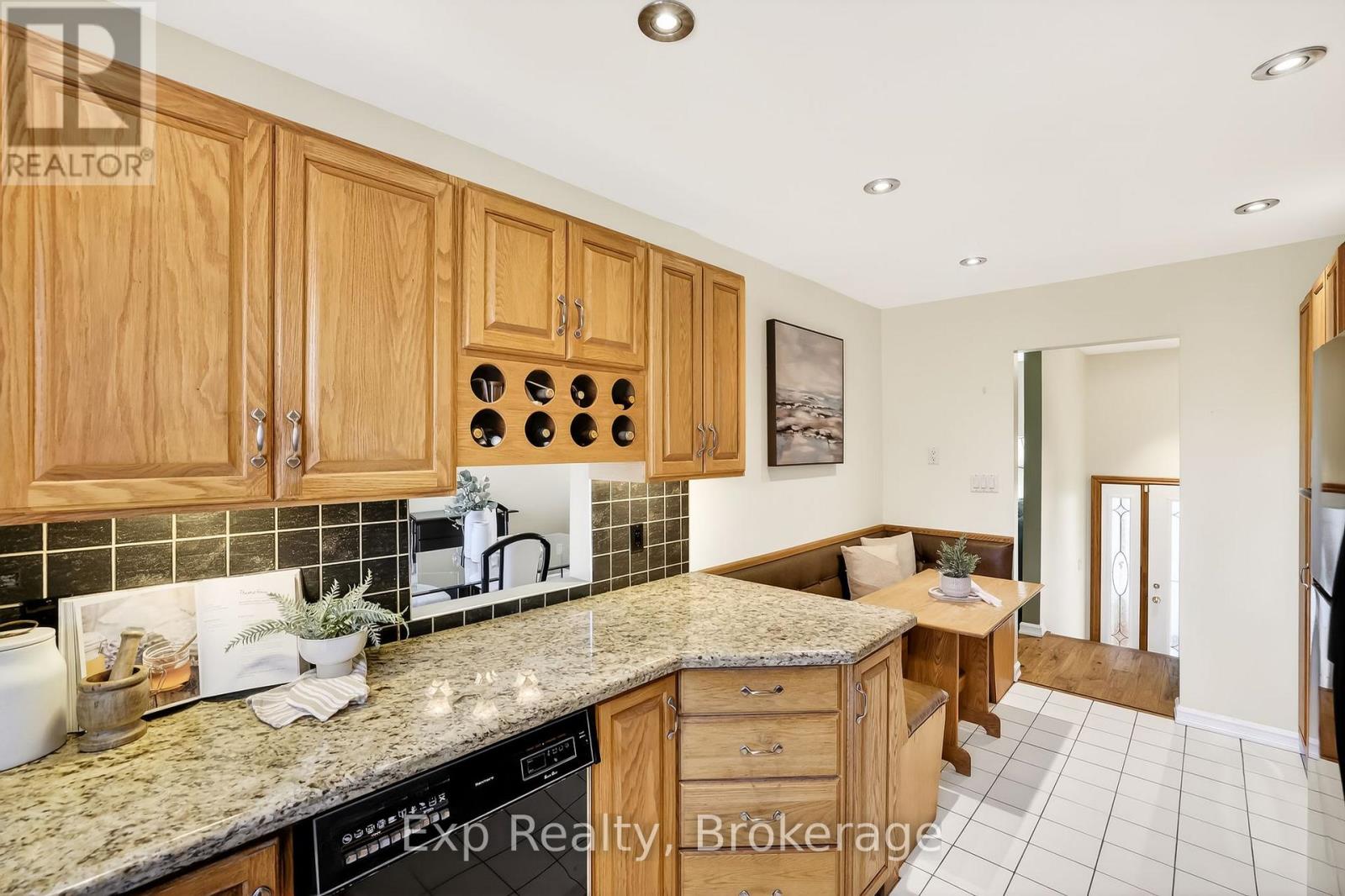 1175 LAKESHORE ROAD - 19