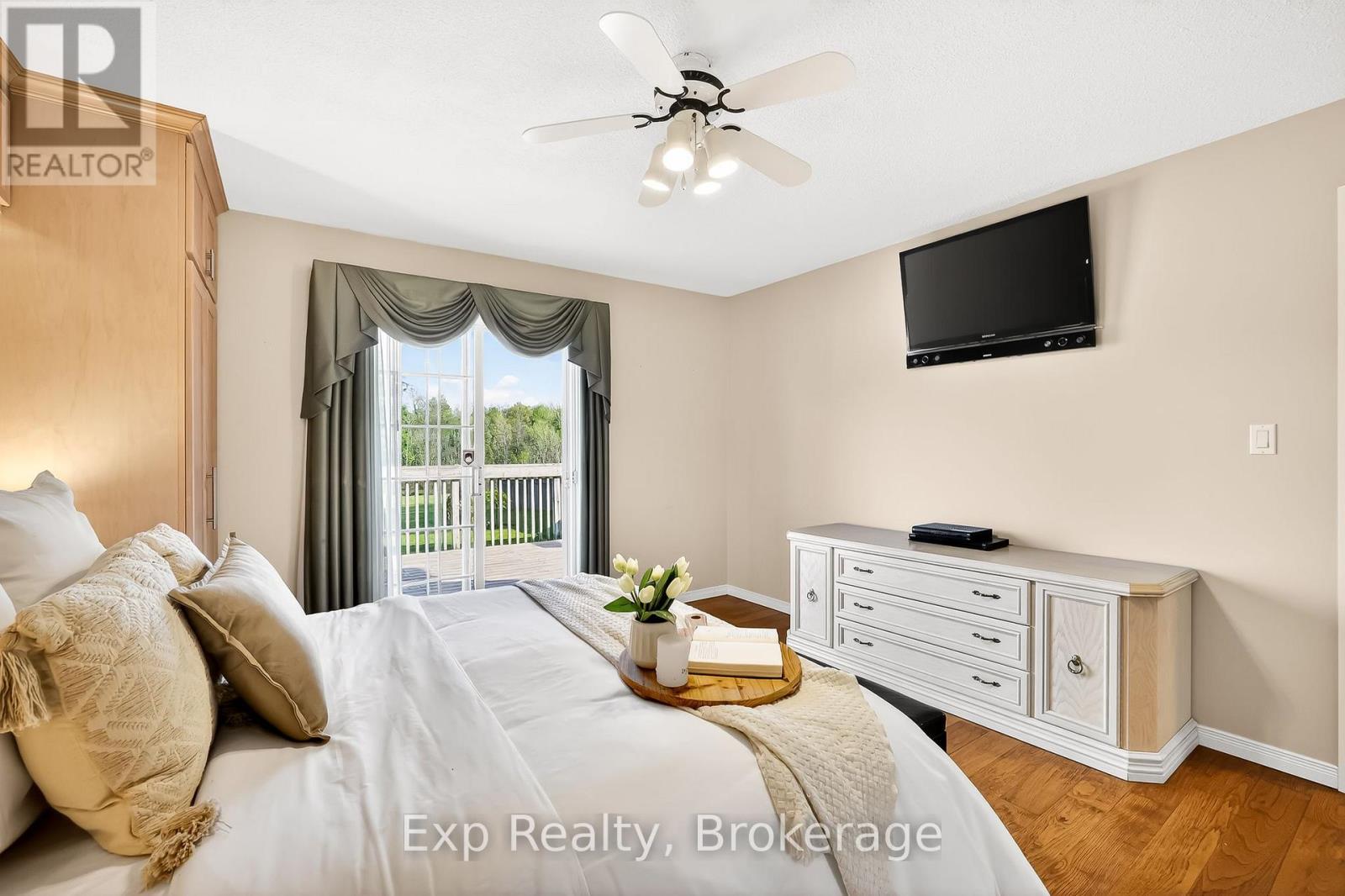 1175 LAKESHORE ROAD - 24