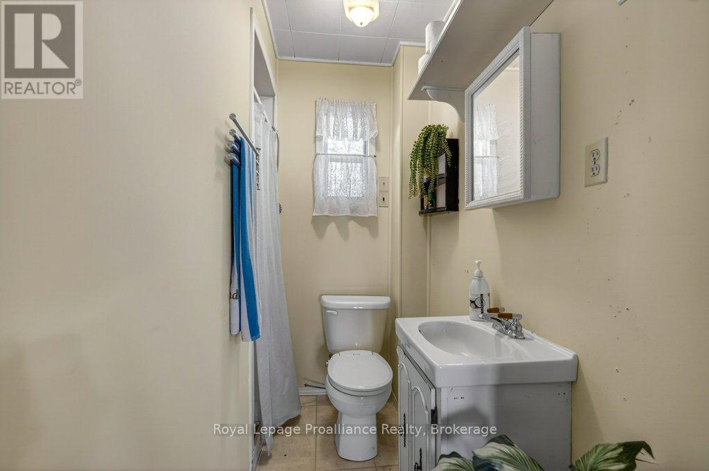 24B CYPRESS LANE - 12