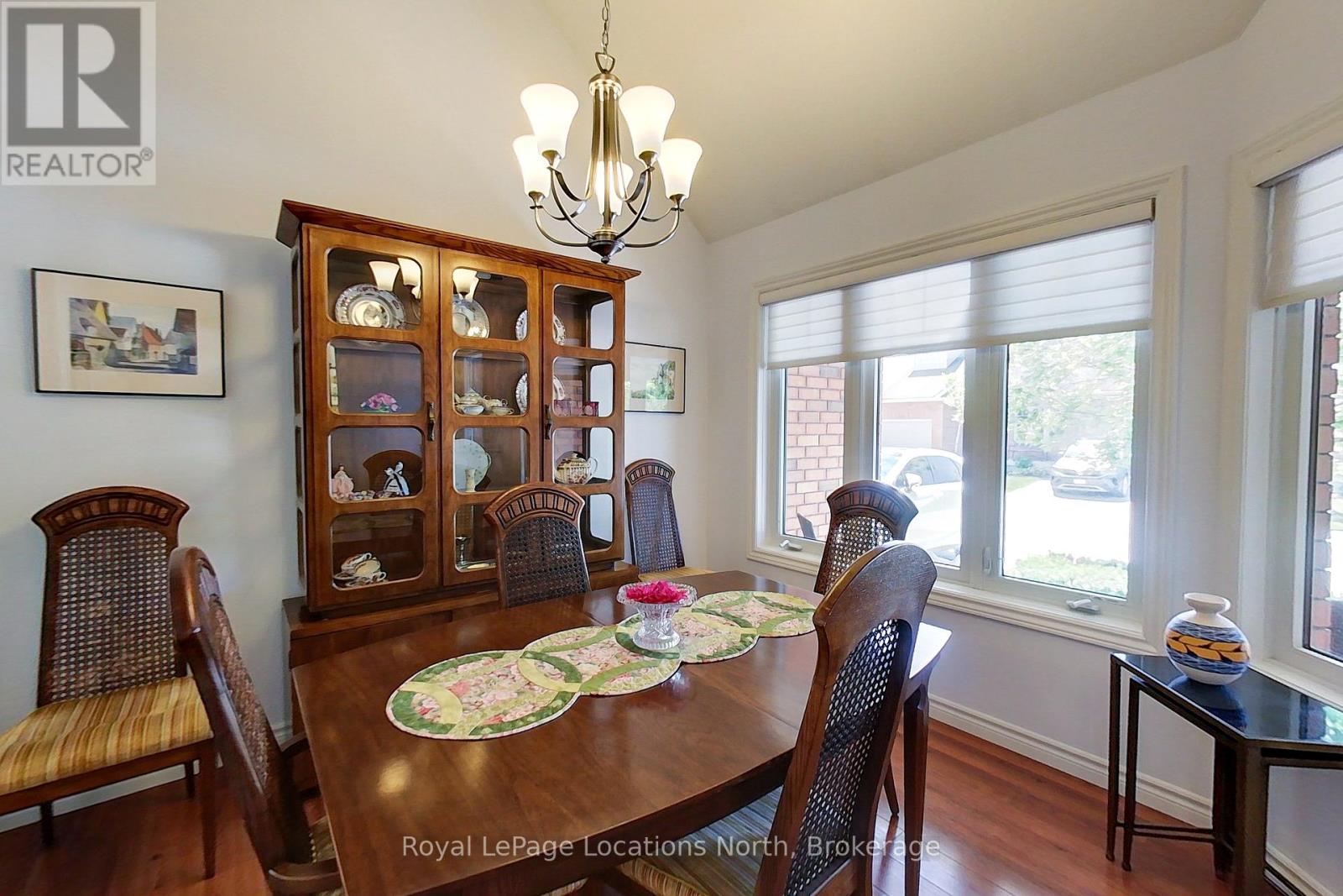 #18 111 EMPIRE LANE - 11