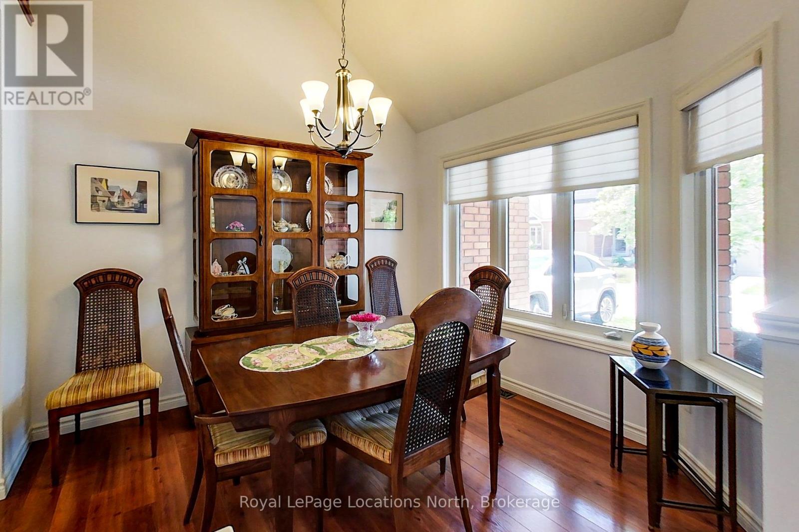 #18 111 EMPIRE LANE - 14