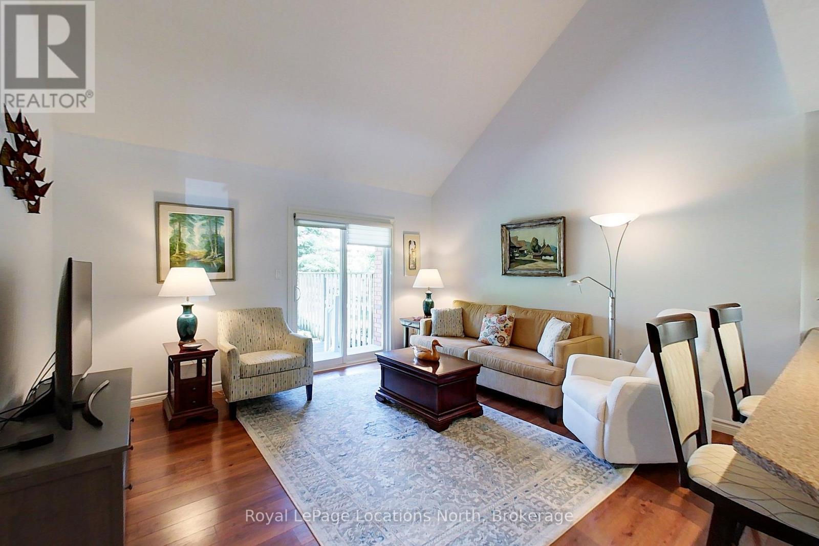 #18 111 EMPIRE LANE - 15