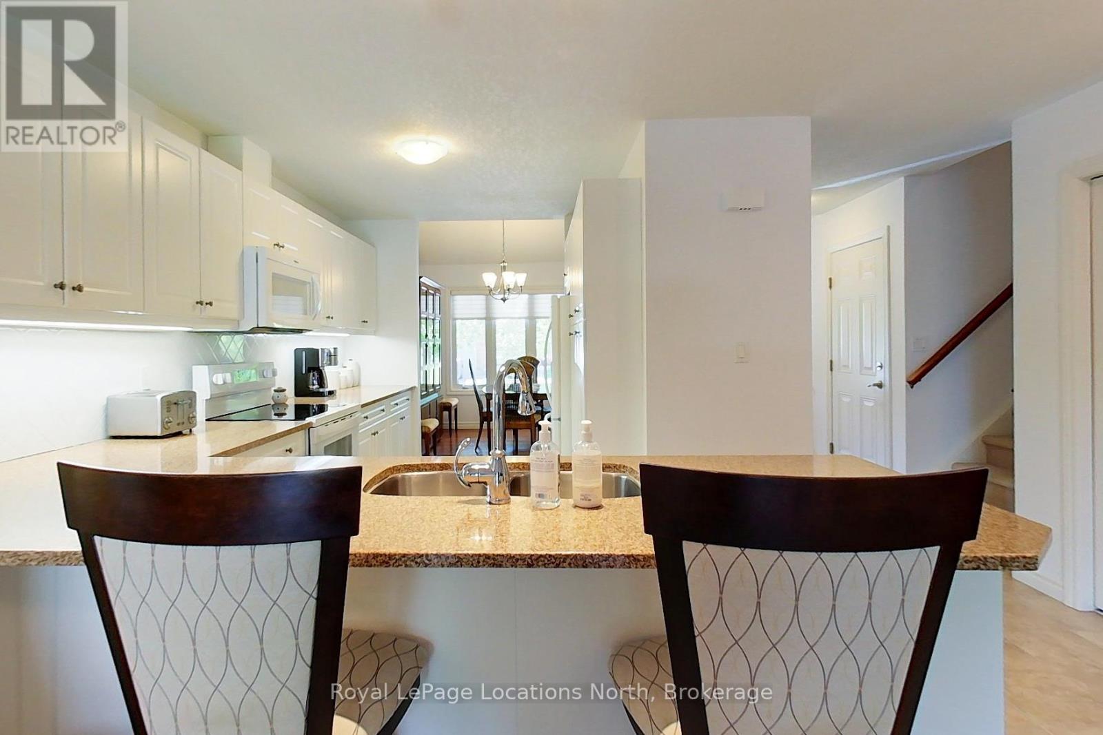 #18 111 EMPIRE LANE - 18