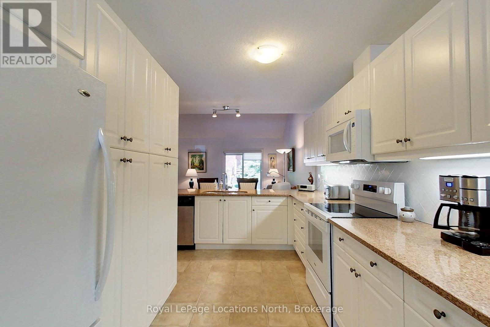#18 111 EMPIRE LANE - 21