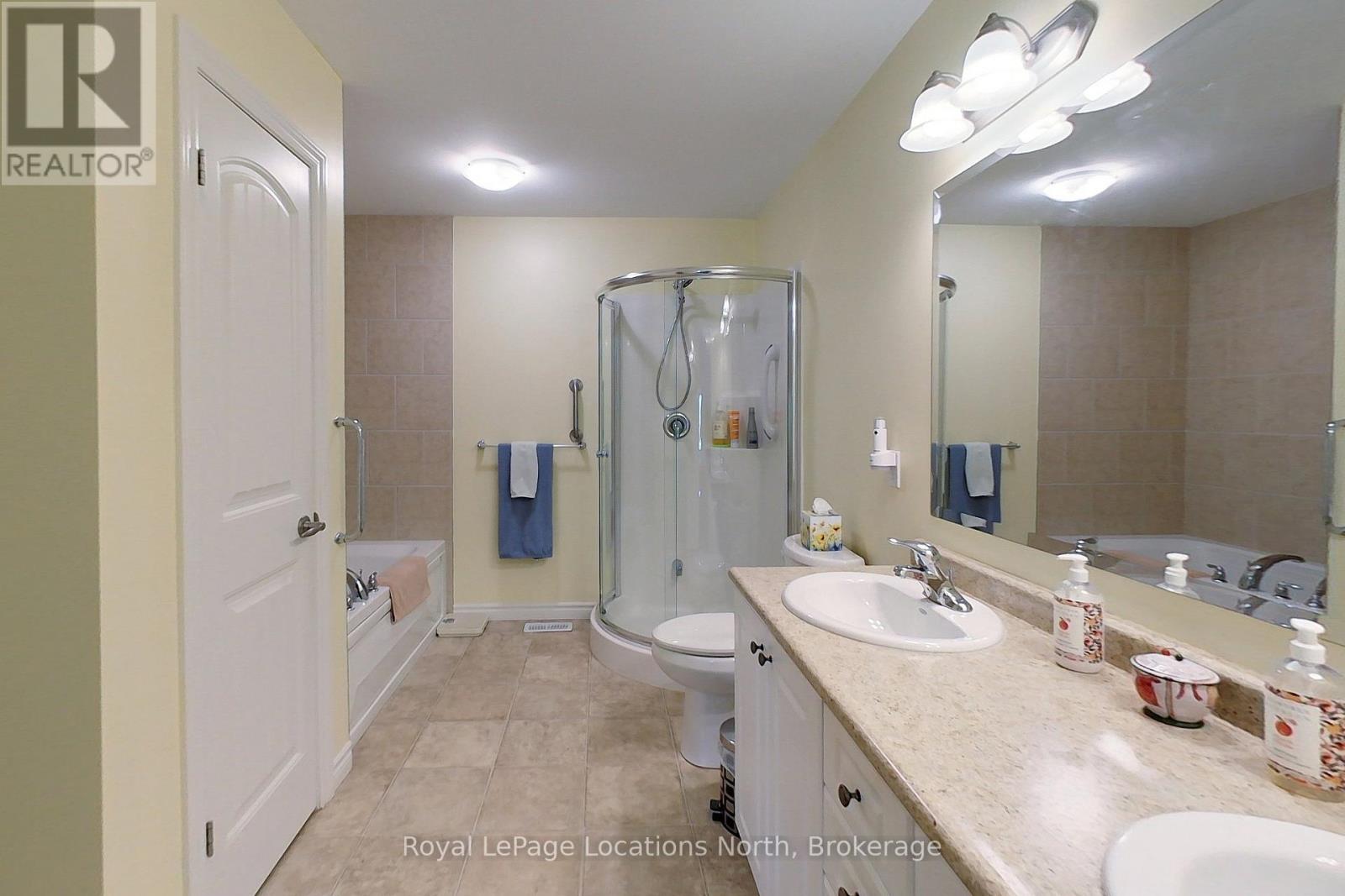 #18 111 EMPIRE LANE - 32
