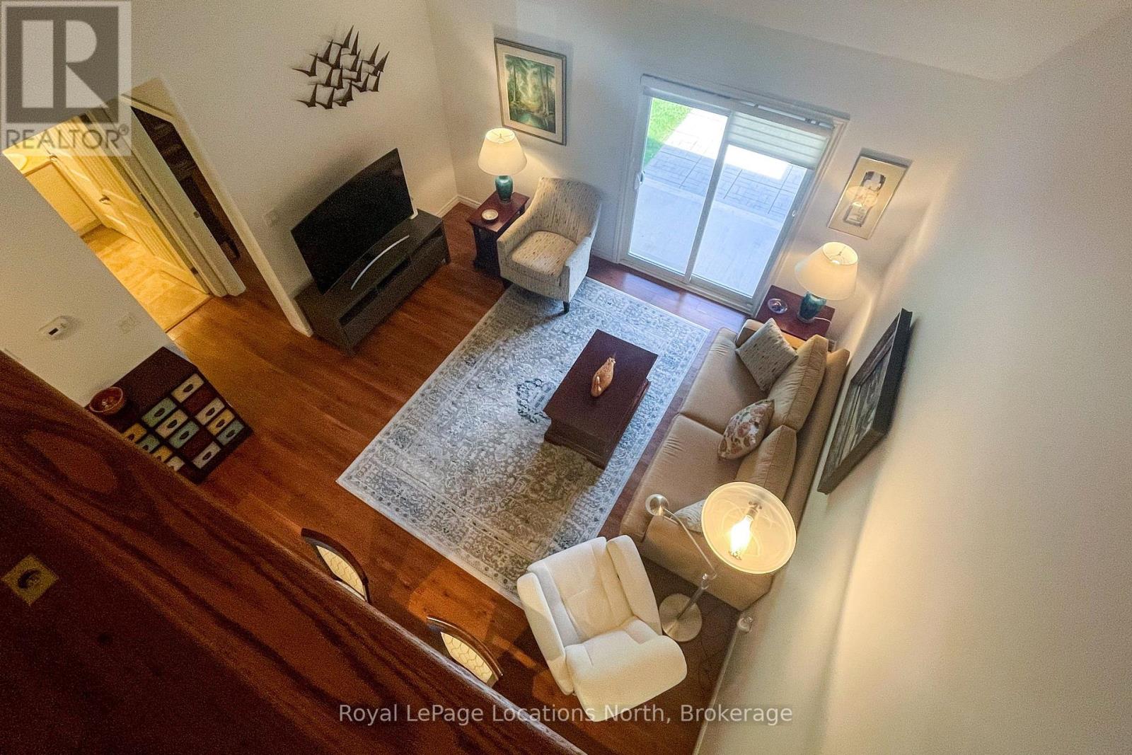 #18 111 EMPIRE LANE - 33