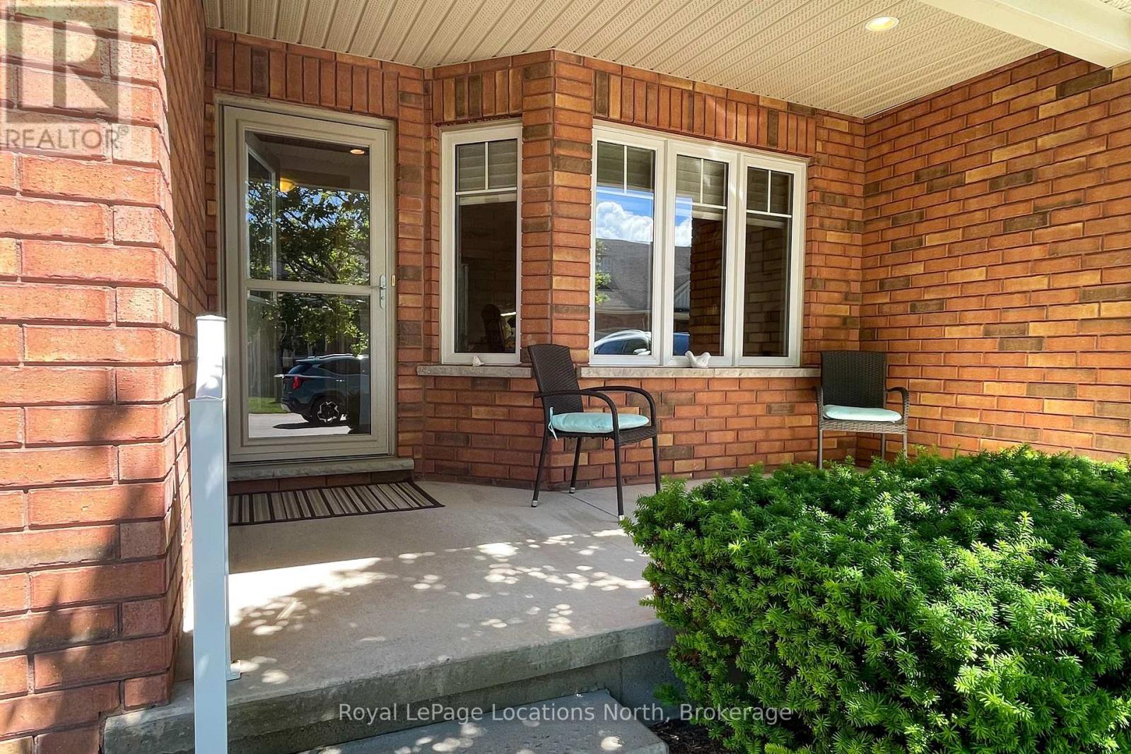#18 111 EMPIRE LANE - 4